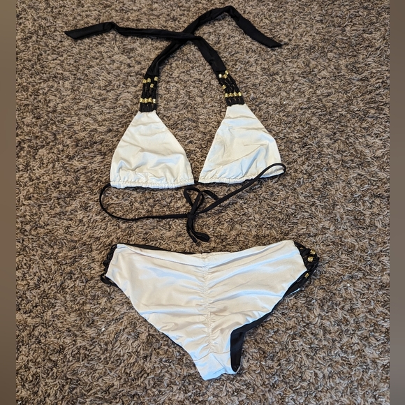 Beach Bunny Reversible Tie Strings Bikini - Picture 3 of 9